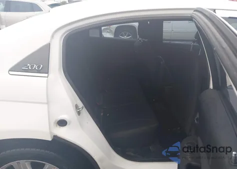 2013 Chrysler 200 Touring из США, поврежденный, VIN 1C3CCBBBXDN558305